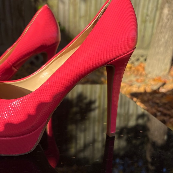 NWOT-Gianni Bini Red Textured Pointed Toe Heels – Size 9.5 - Picture 9 of 10
